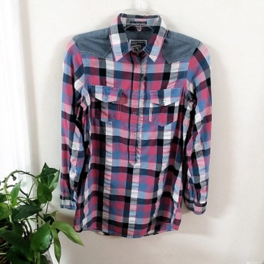 Just A Rock-N-Shirt Western Style